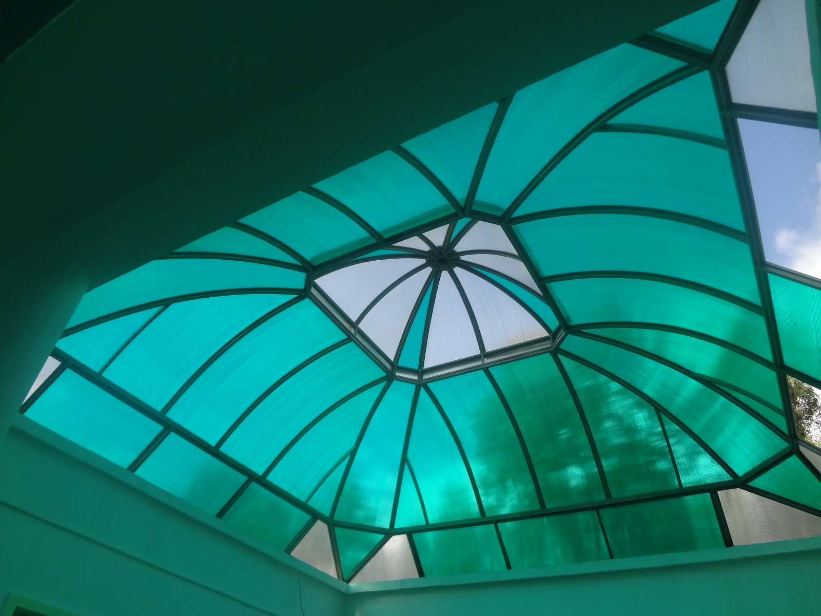 SOFAMEC snc verrières en polycarbonate pour patios et