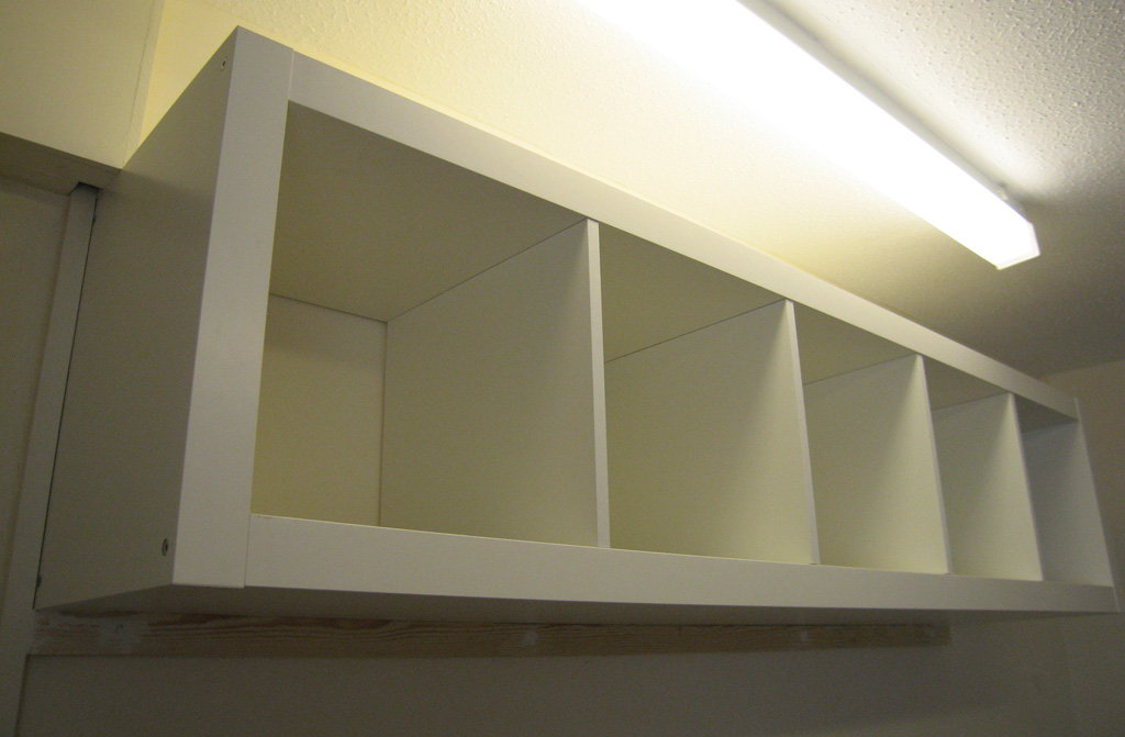 ebook野郎 IKEA EXPEDIT 棚 壁に付けてみた
