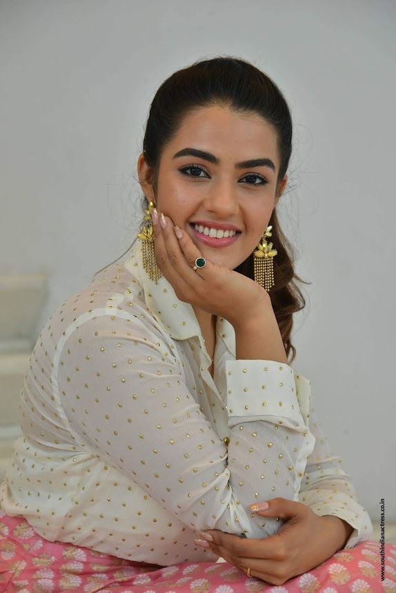 Kavya Thapar at Ee Maya Peremito Teaser Launch