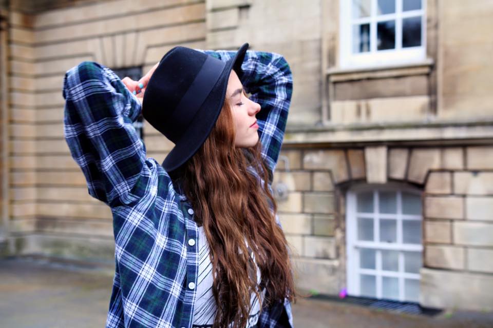 hat, eyebrows, amelia, mandeville, happy, pose, blogger, fashion blog, fashion blogger, indie, fashion, grunge, pop rock, ottd, outfit of the day, british blogger, fashion blogger, makeup, beauty indie, hipstier, grunge, pixie, dark