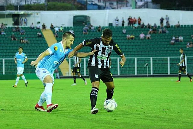 A Série B do Campeonato Brasileiro teve dois grandes jogos na noite da última terça-feira. O Paysandu lutando contra o rebaixamento derrotou a equipe do Figueirense, por 3 a 2, no estádio Orlando Scarpelli, em Santa Catarina. 