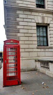 Clothes & Dreams: Travels: One Day in London: Red phone booth