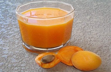 بالصور مقادير و طريقة تحضير عصير المشمش بالبرتقال CCV