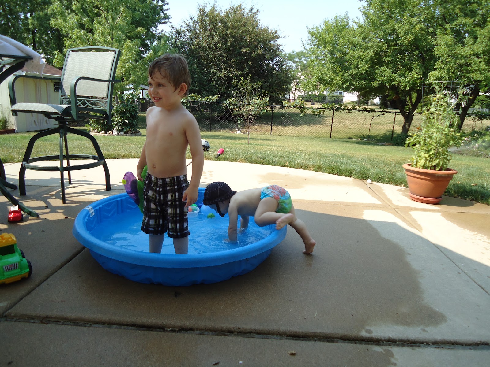 C'est La Vie How much water can a pullup hold?