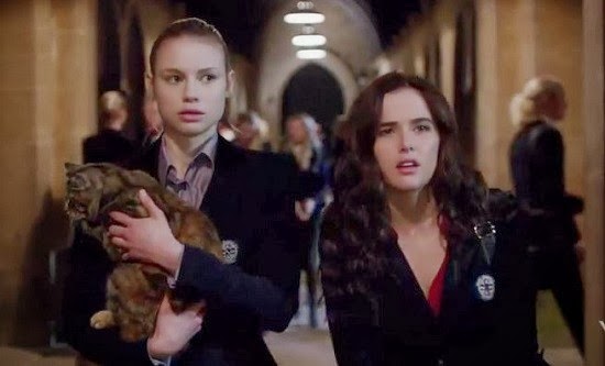 Arul's Movie Review Blog: VAMPIRE ACADEMY (2014) REVIEW 