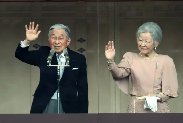 Empress Michiko, Crown Prince Naruhito, Crown Princess Masako, Prince Akishino, Princess Kiko, Princess Mako and Princess Kako