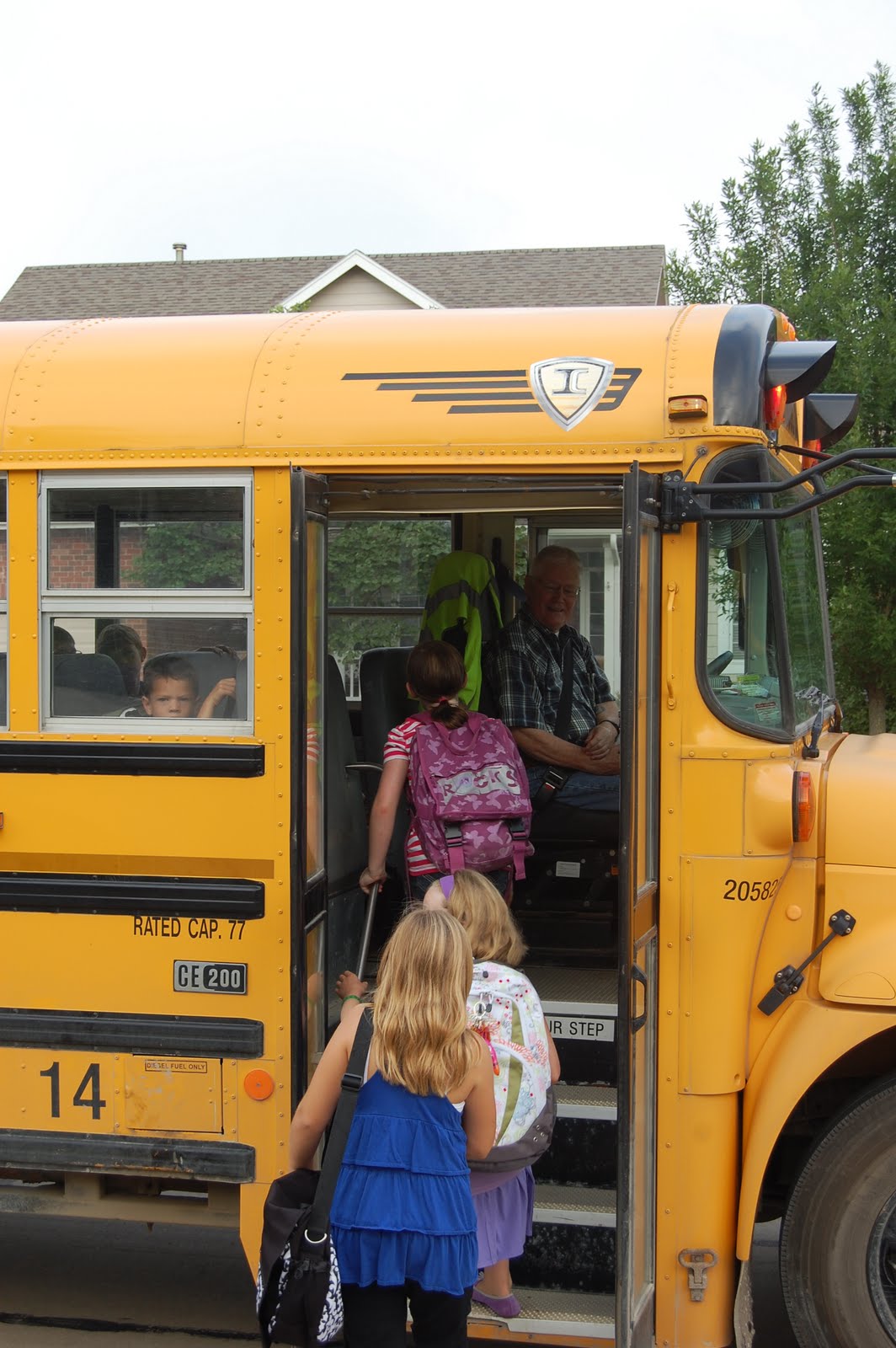 Rouse House: First day of 4th grade for Claire!!