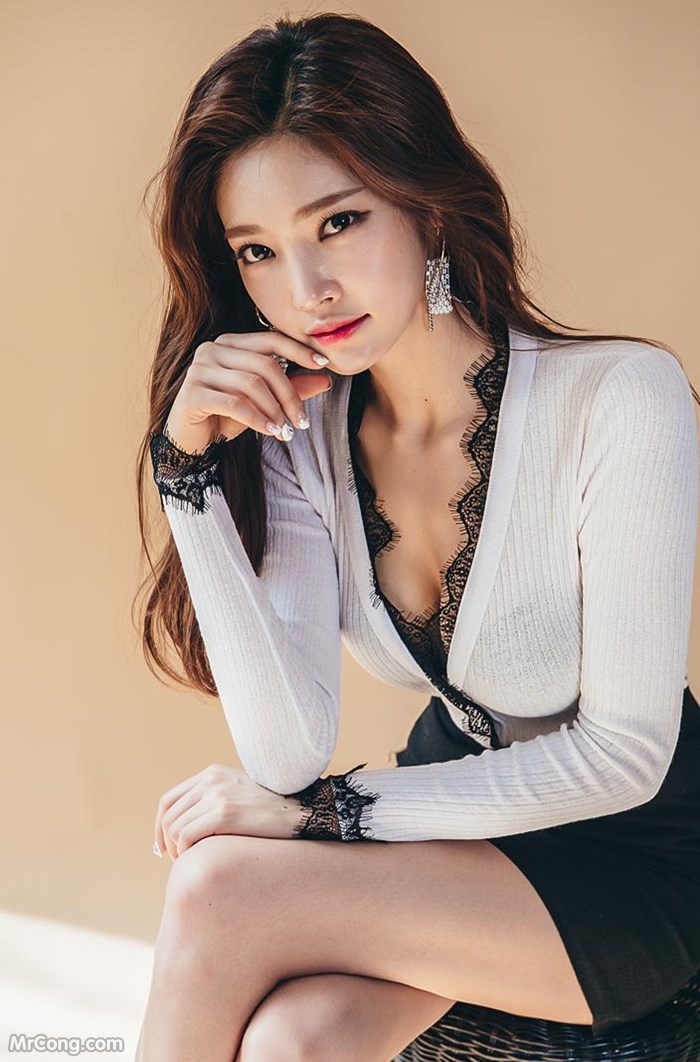 Beautiful Park Jung Yoon in the April 2017 fashion photo album (629 photos) photo 4-9