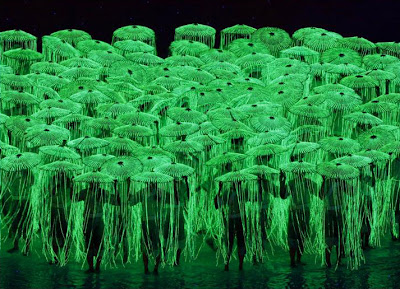 أضواء متراقصة لفرق الرقص من حفل افتتاح الالعاب الآسيوية في الصين