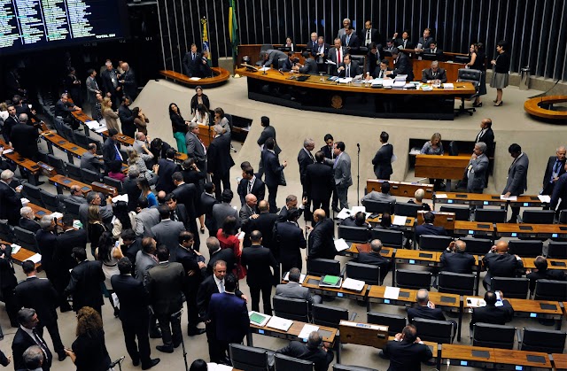 Comissão especial da Câmara aprova relatório da reforma trabalhista