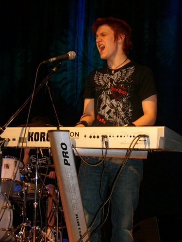 Lasse Raelahti, keyboards