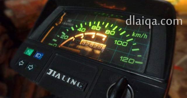 Mata Berkedip Sebelah Kanan Atas - Arti Kedutan Mata Kiri Bawah Menurut