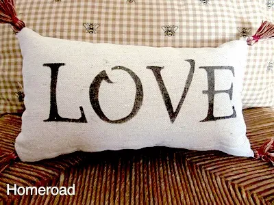 LOVE pillow for Valentine's Day www.homeroad.net