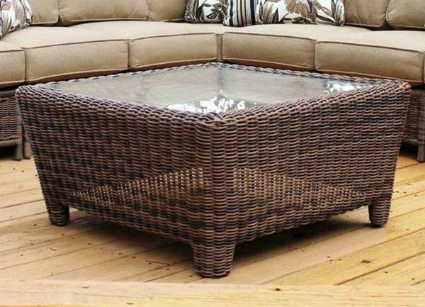 Rattan table &#8211; many great examples!