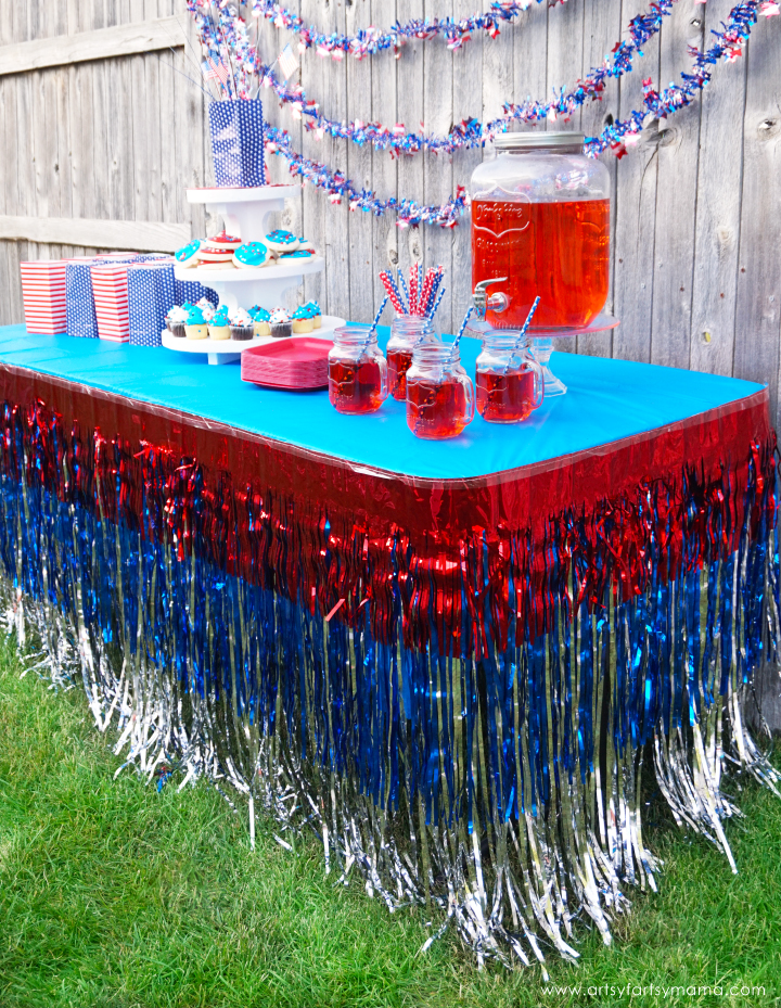 4th of July Backyard Party Ideas | artsy-fartsy mama