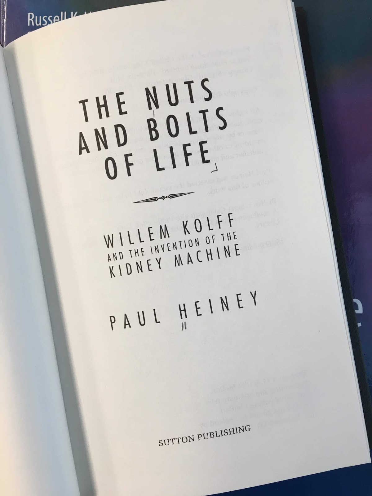 Intermediate Physics for Medicine and Biology The Nuts and Bolts of