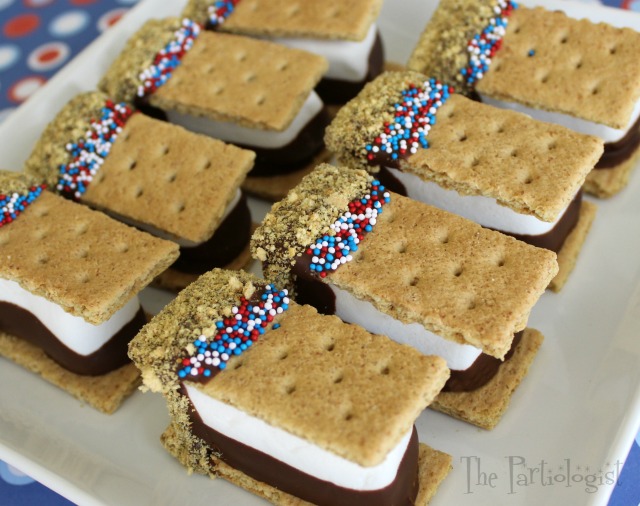 The Partiologist S'mores Marshmallow Sandwich!