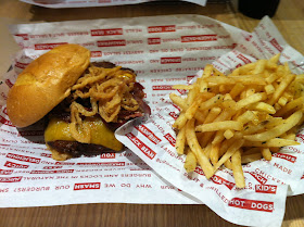 Smashburger Hamburger Burger Dallas BBQ Bacon Cheddar Barbecue Barbeque Bar-B-Que