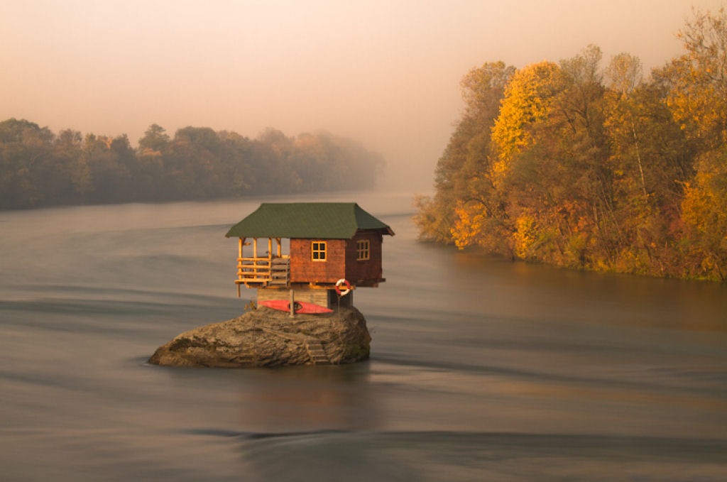 A casa construída no meio de um rio Você realmente sabia? A casa construída no meio de um rio Você realmente sabia?