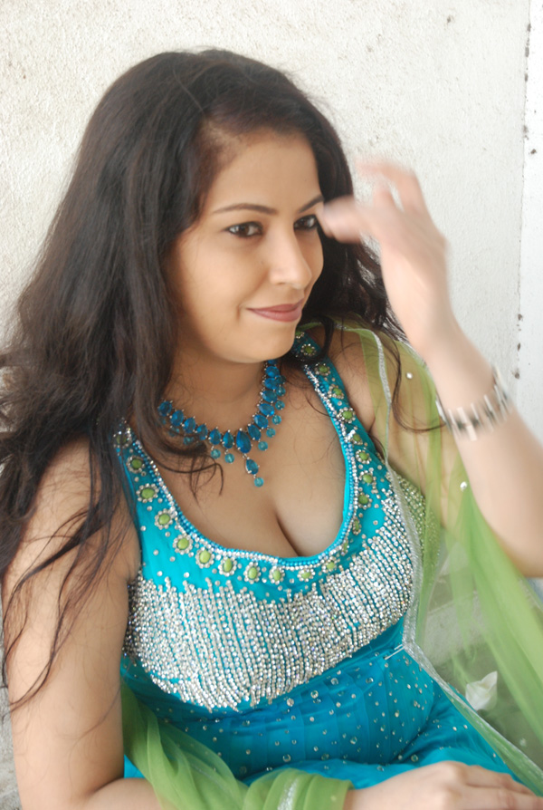 telugu tv actress anusha