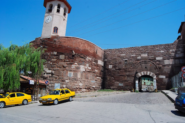 porte principale, Hisar Kapisi
