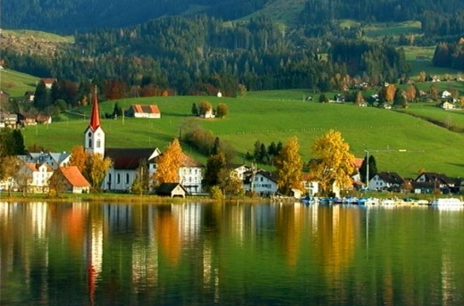 بلدة شويز في سويسرا مدونة سياحة