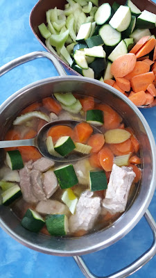 Travers de porc et ses  légumes; "Canh xường & rau" ;Travers de porc et ses  légumes; "Canh xường & rau"