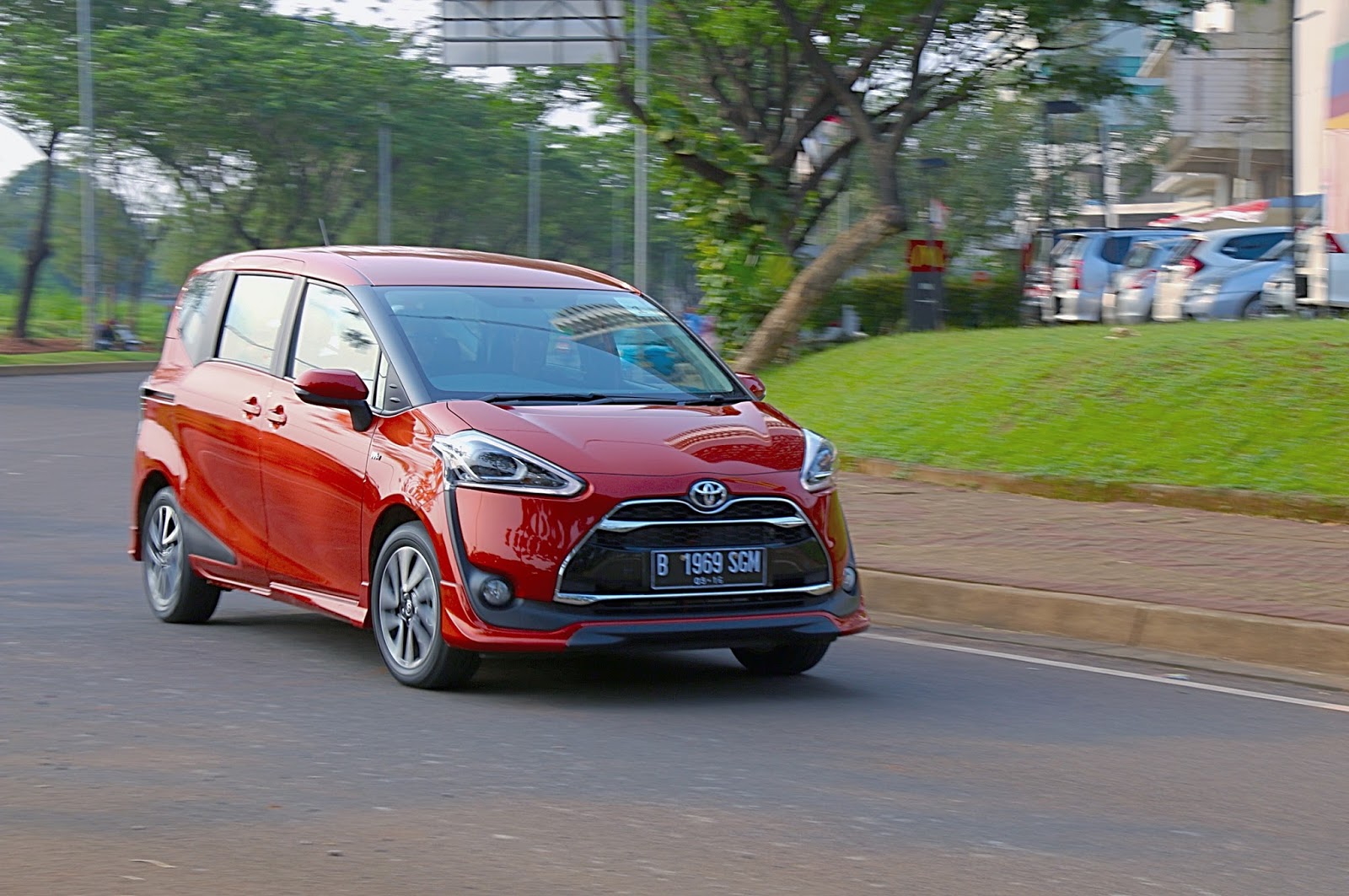 Review Toyota Sienta Fun To Drive Dengan Sequential Shiftmatic