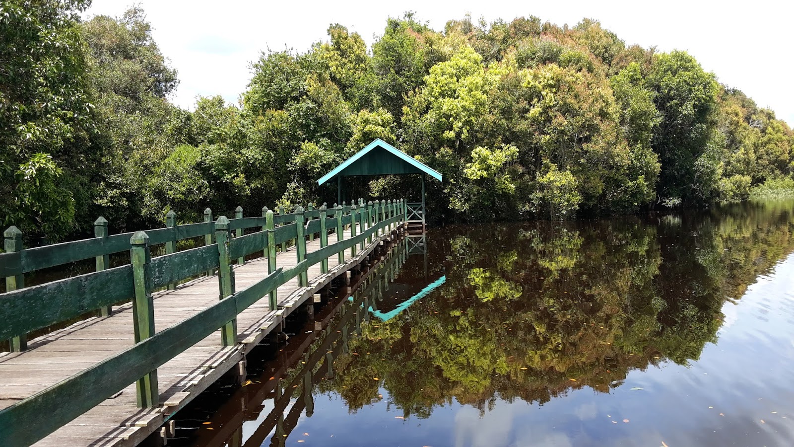 Danau Tahai