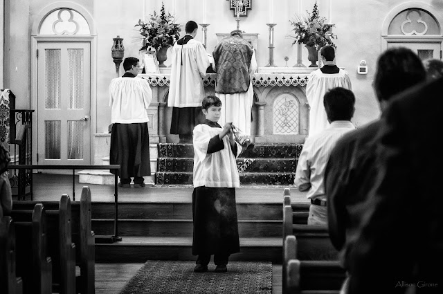 Let Us Serve God - The Witness of The Altar Boy - Totus Tuus Family ...