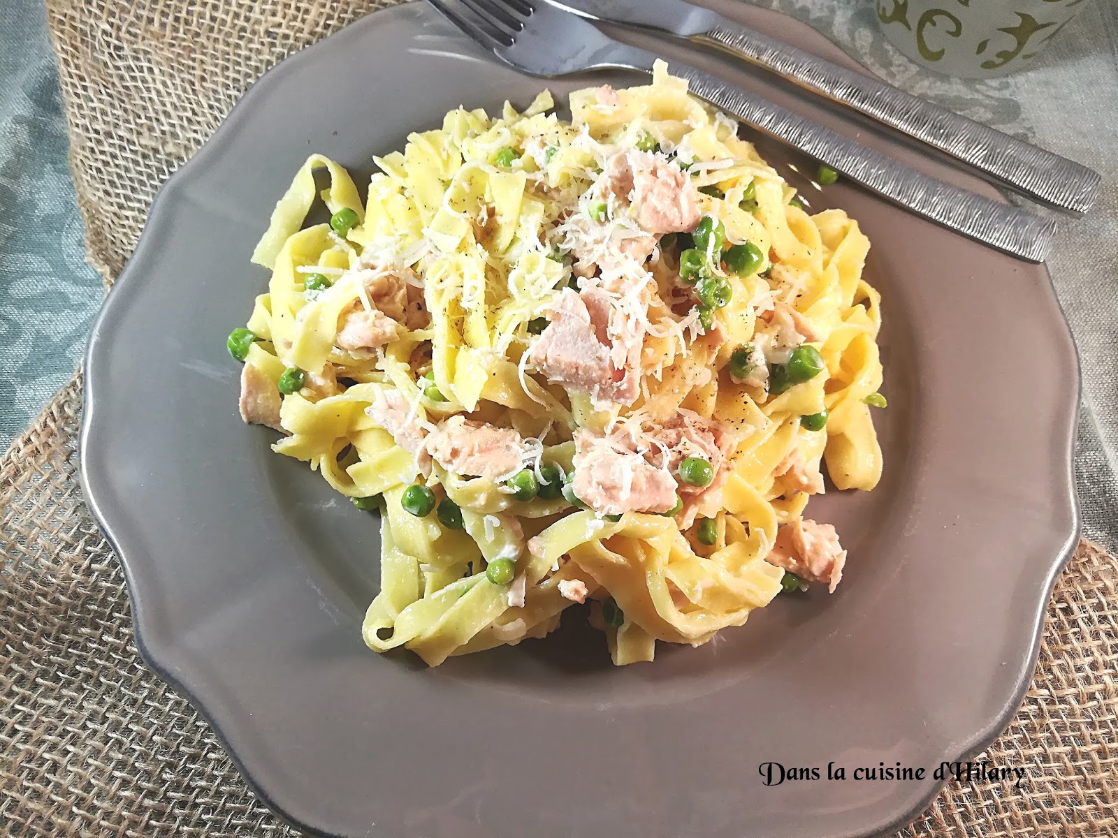 Dans la cuisine d'Hilary Tagliatelles façon Alfredo au saumon et