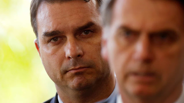 'Atacam minha imagem para atingir meu pai', diz Flávio Bolsonaro