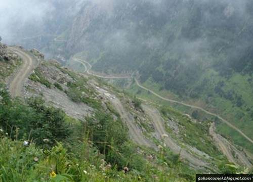 Jalan Raya Paling Banyak Bengkang Bengkok. - Gaban Comel