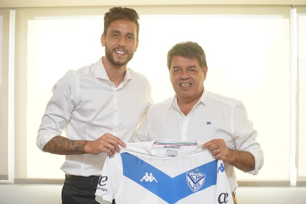 Oficial: Vélez Sarsfield firma a Ricky Álvarez hasta 2021