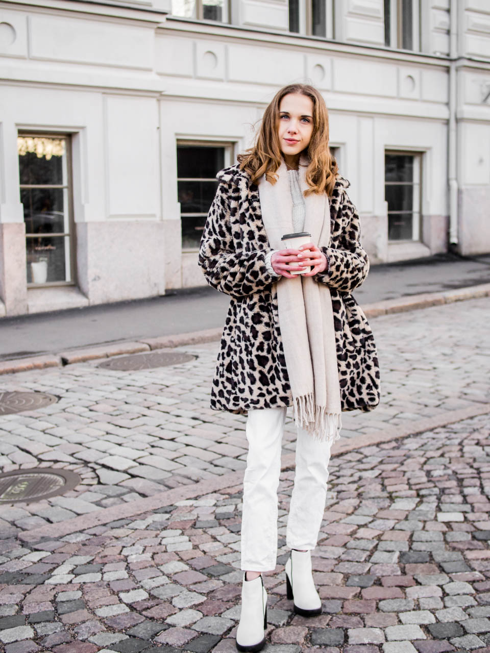 Winter street style with faux fur leopard coat - Talvimuoti, asuinspiraatio, leoparditakki, muotiblogi