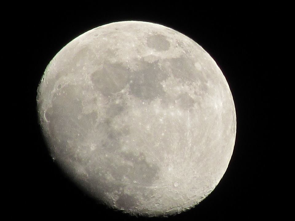 12 полнолуний. 12 Лун. Астрономические явления Луны. Луна фотографии в высоком качестве. Фото Луны крупным планом.