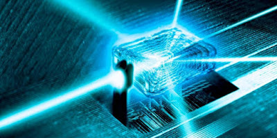 Impulsi laser velocizzeranno l'elettronica del futuro