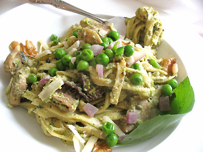 pesto pasta with mushrooms