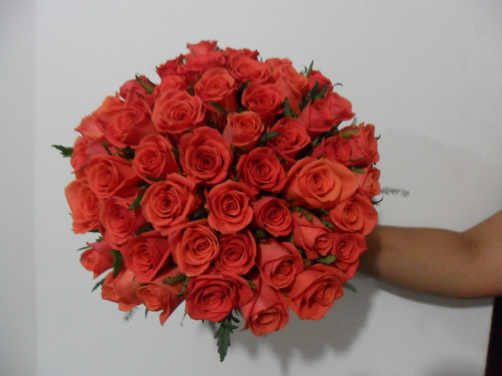 Bouquet de noiva com rosas na cor laranja