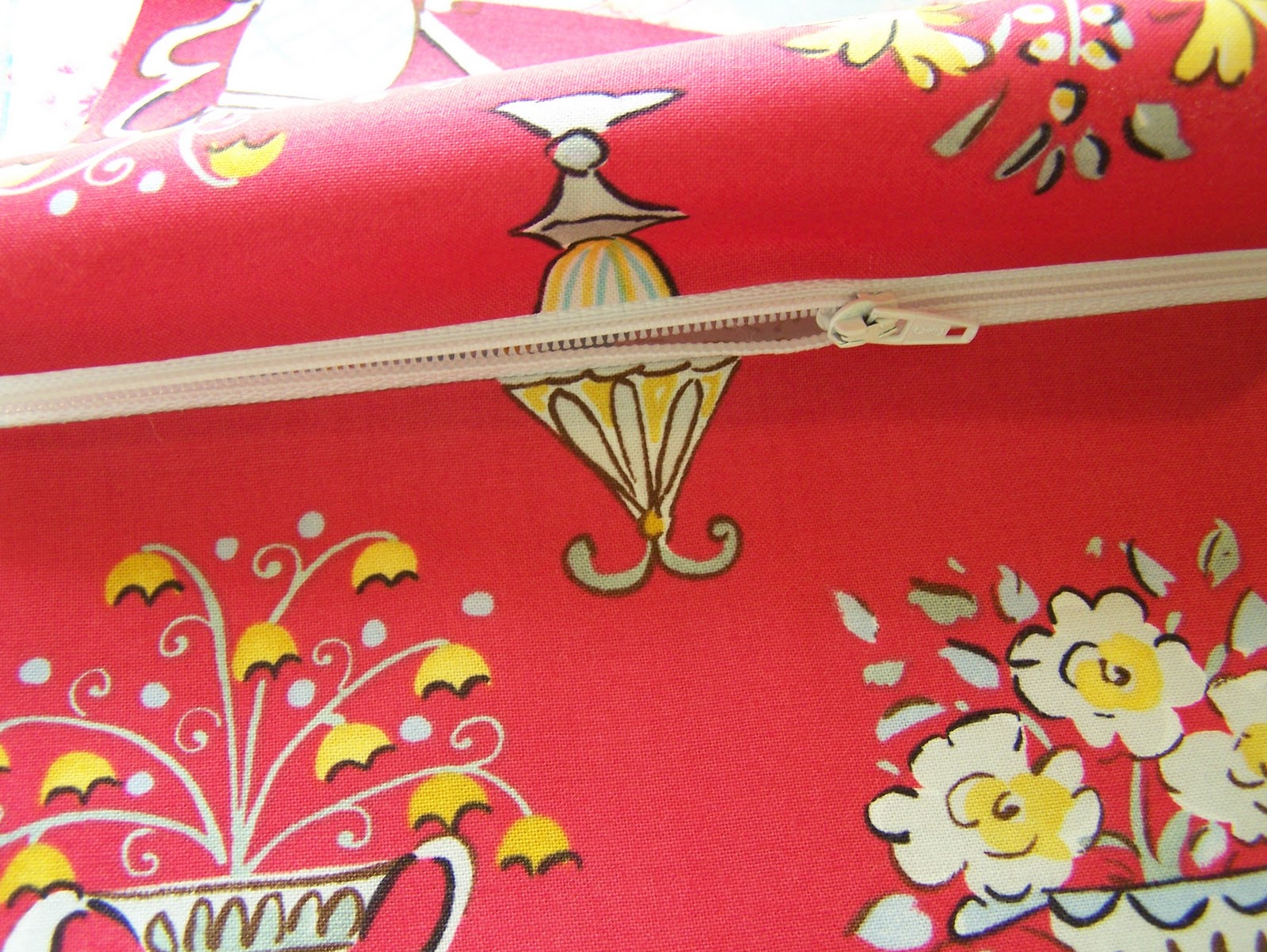 n' stitches designs Lined Purse with Zipper Tutorial