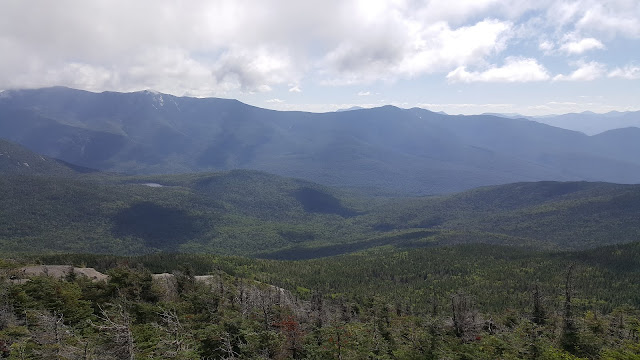 Vue à partir du sentier pour les monts Kinsman et Cannon