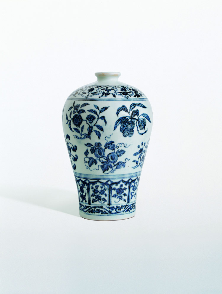 Dr. Nour Foundation for Art and Heritage Ming vase smashes record at