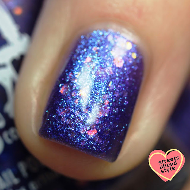 Girly Bits Flash Your Tips Too swatch by Streets Ahead Style