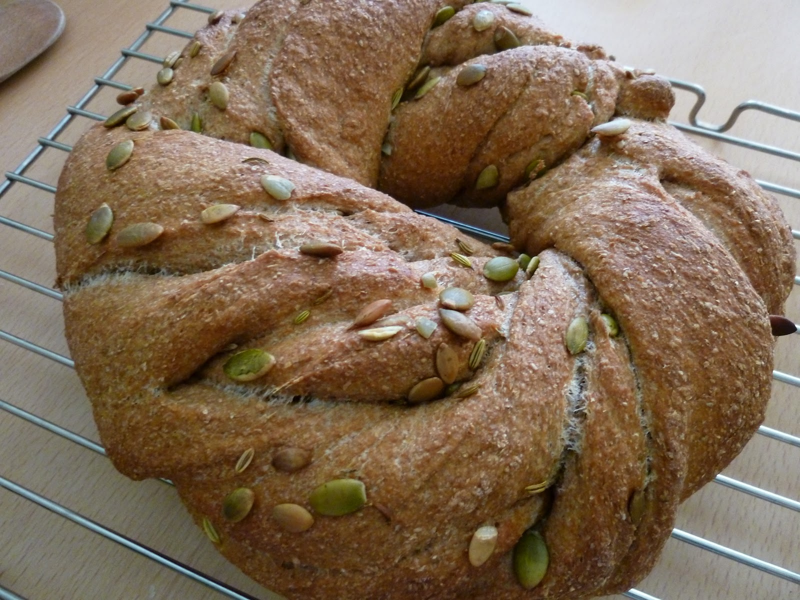 three2tea Wholemeal Twisted Bread with Pumpkin & Fennel Seed
