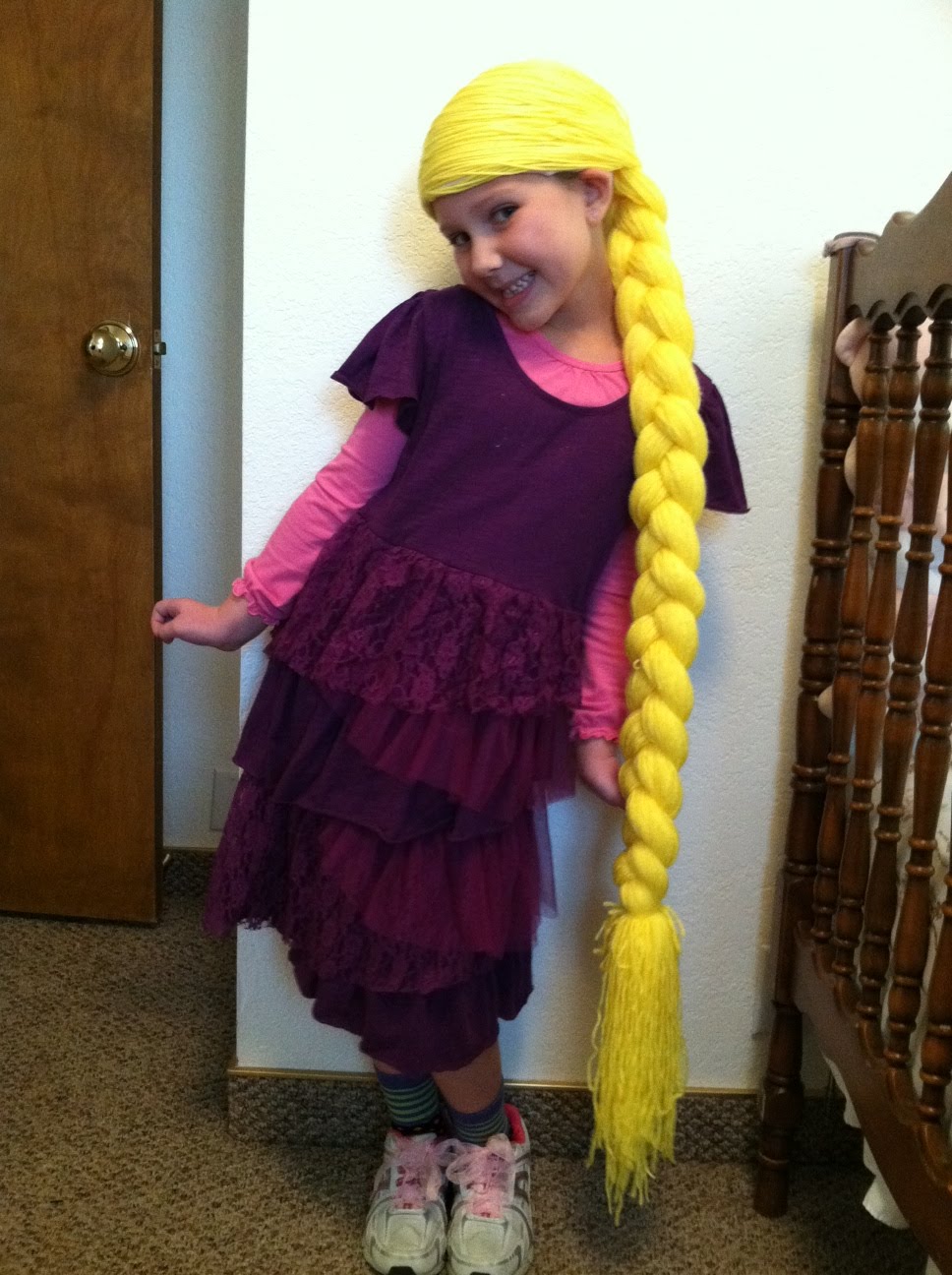 Rebecca�s Round Up Happy Halloween! {how to make a Rapunzel yarn wig}
