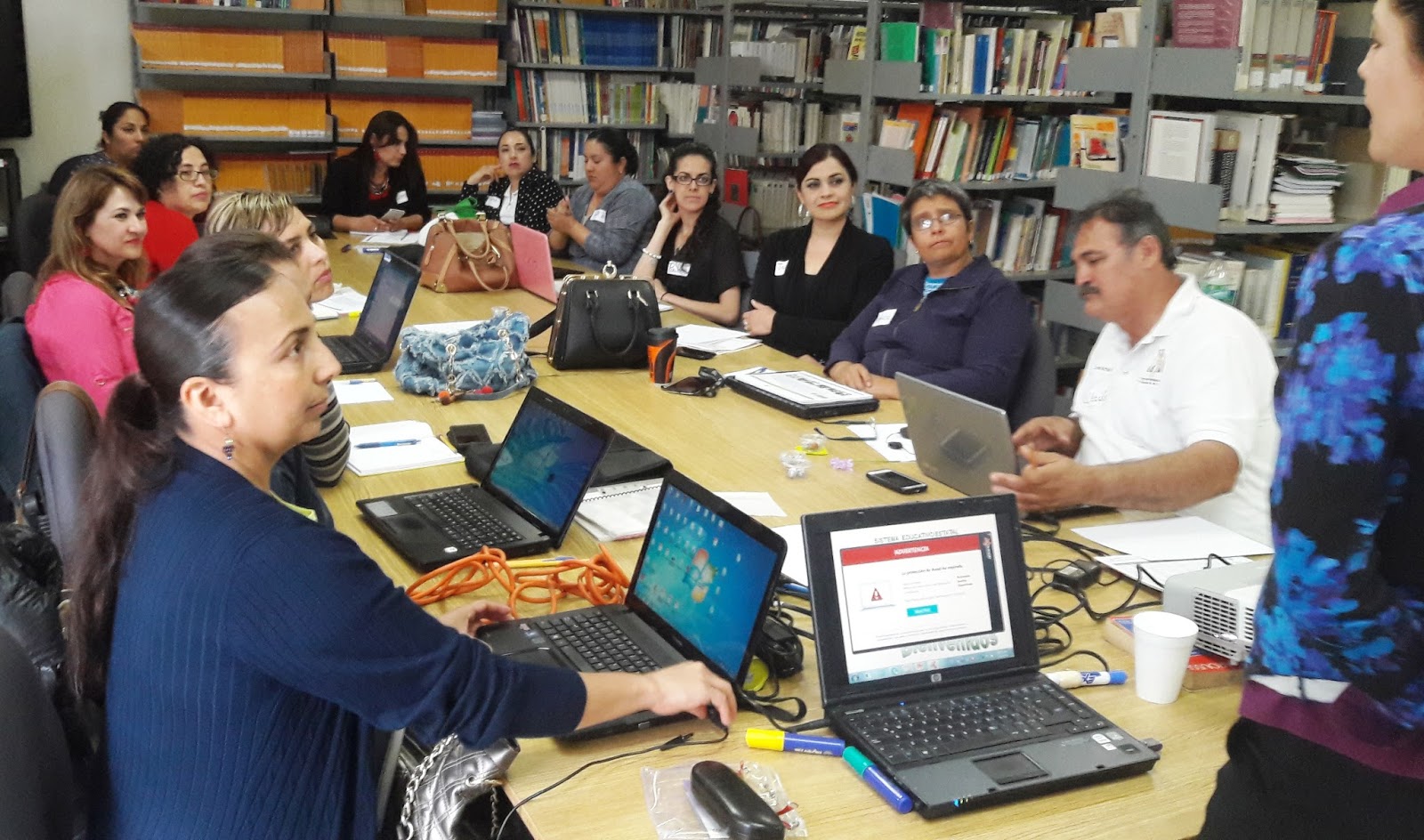 Educación BC IMPARTE CENTRO DE MAESTROS TALLERES PARA DOCENTES
