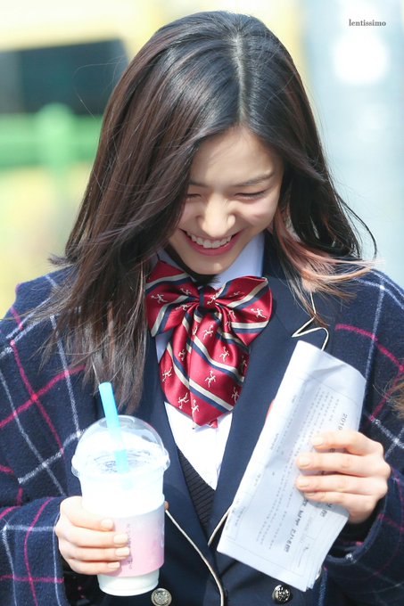 취향저격하던 날의 있지 ITZY 류진 분위기 모음.jpgif | 인스티즈