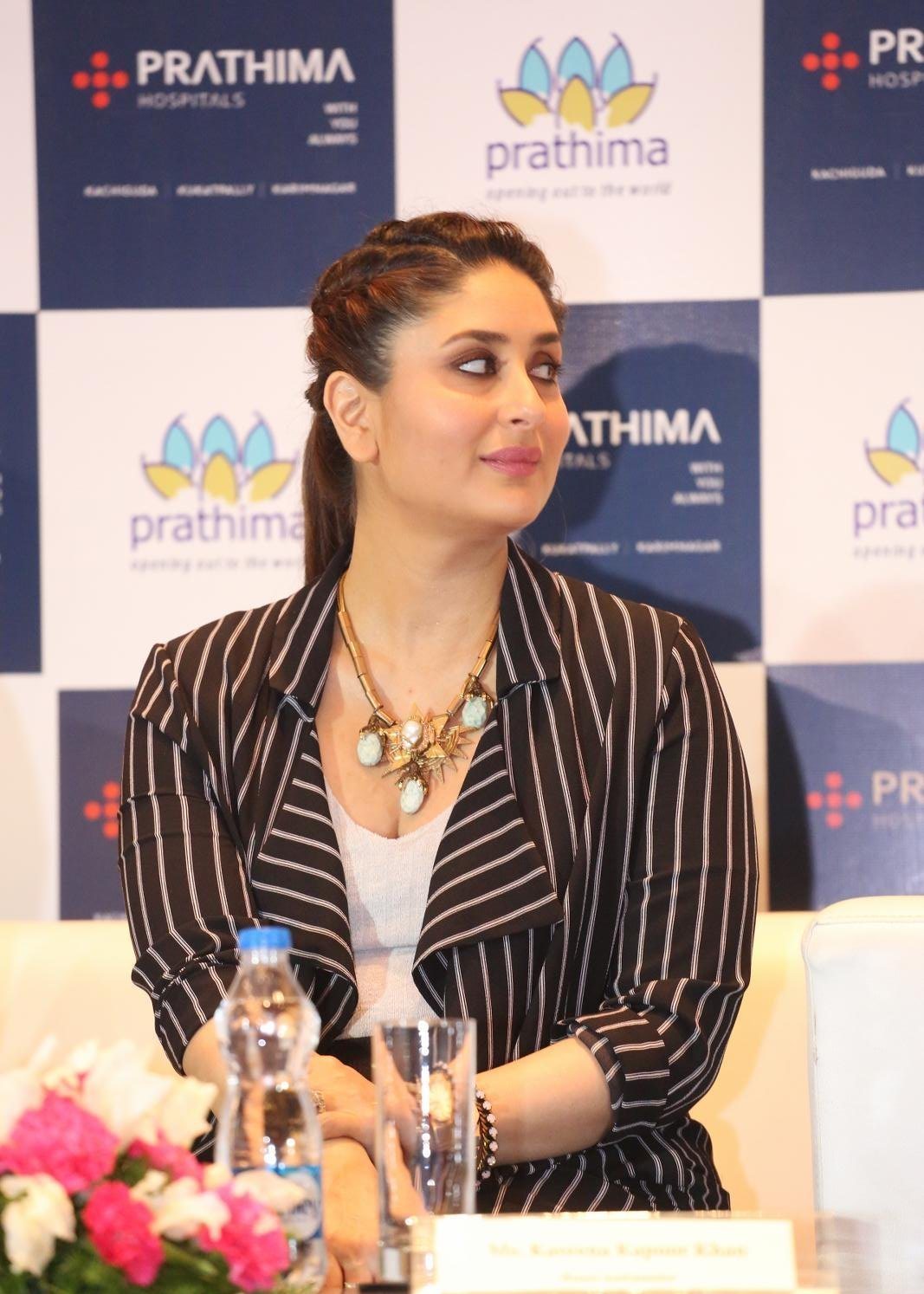 Kareena Kapoor Looks Hot At Prathima Hospital Opening Ceremony In Hyderabad