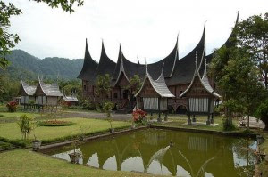 rumah adat sumatera barat sumbar rumah tradisonal sumbar Rumah gadang Gambar Rumah Adat Indonesia