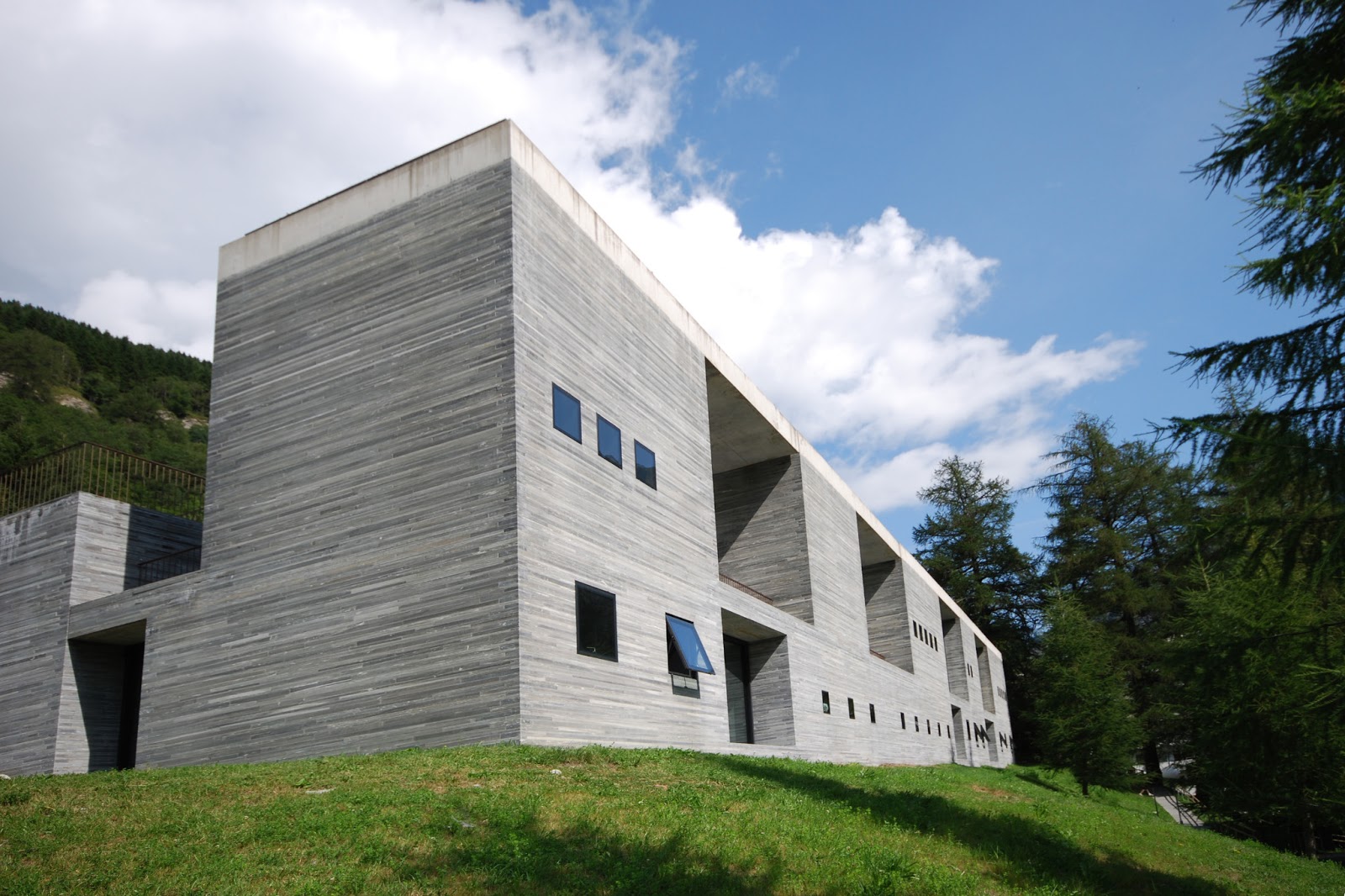VOID MATTERS ARCHITECTURE REFERENCES Therme Vals by Peter Zumthor
